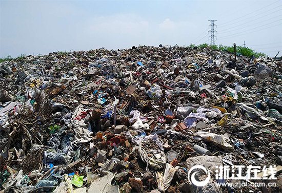 網(wǎng)友投訴：海寧長安鎮(zhèn)有7萬方固廢 無防護(hù)措施