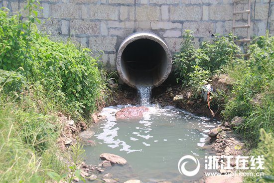 網(wǎng)友投訴：金華東陽有生活污水直排東陽江