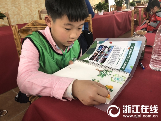 梨樹馬上就要畫好了！.JPG